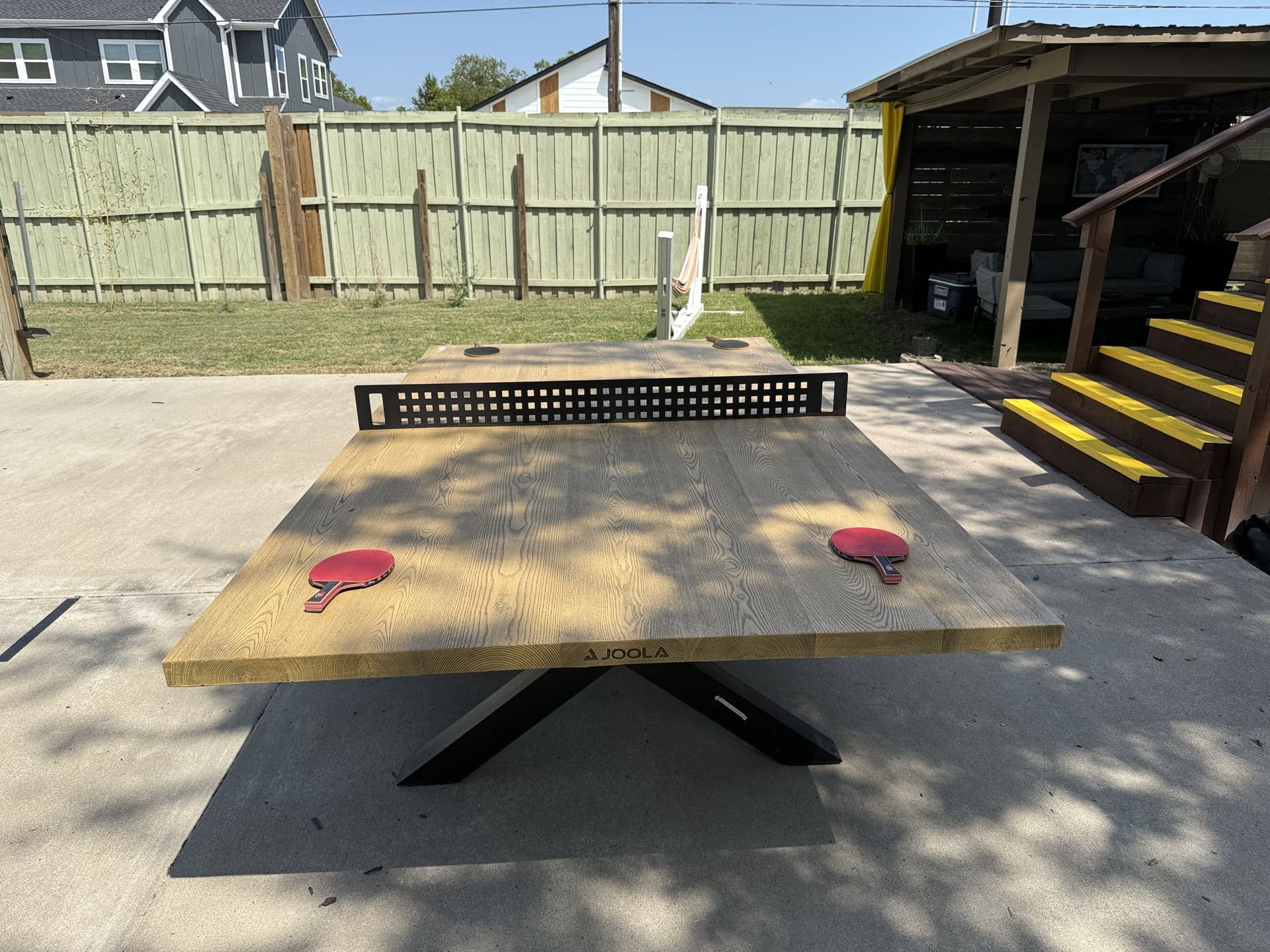 Outdoor ping pong table